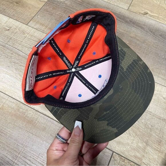 RARE OKC Oklahoma City Thunder NBA Snap Back Cap Mitchell Ness Camo & Orange - Picture 5 of 9